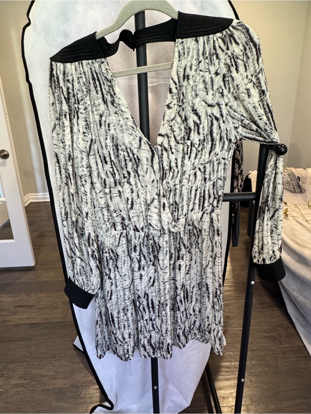 Parker Black and White Printed V‑Neck Mini Dress